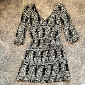 Black/white patterned dress